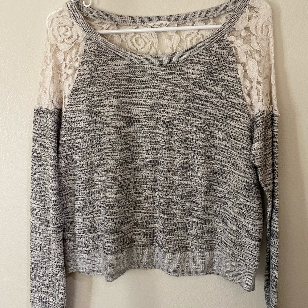 Long sleeve top with lace detail
